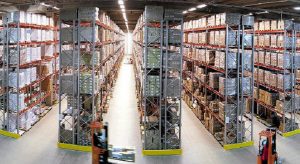 Pana in 2024, Amazon va avea o criza de personal in depozitele din SUA