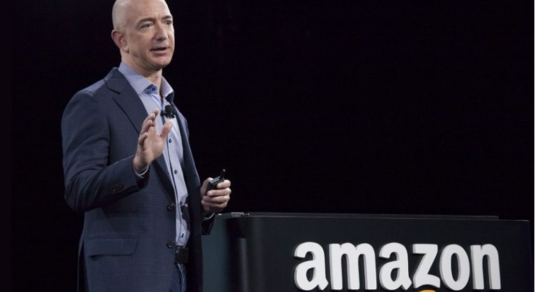 Cum a gandit Jeff Bezos intrarea pe piete noi, cu produse revolutionare (video)