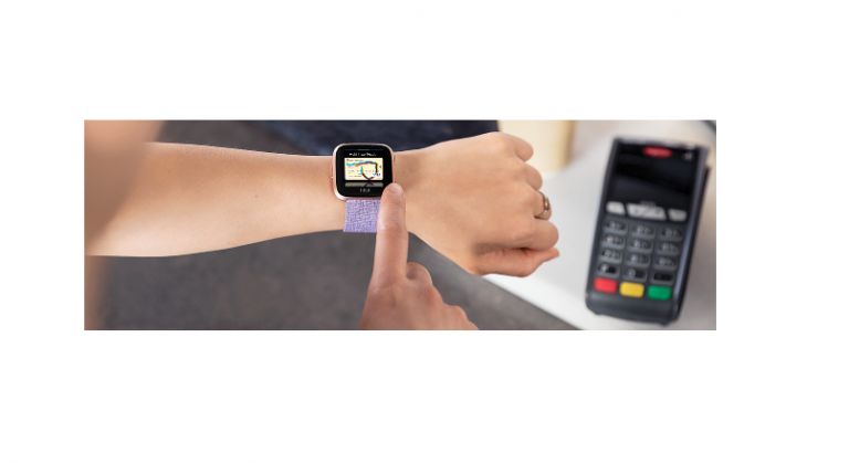 Fitbit Pay, disponibil in Romania, pentru clientii Bancii Transilvania (video)