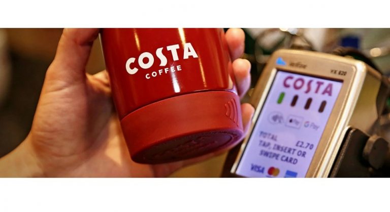 Marea Britanie: la Costa Coffee poti plati contactless, folosind cana de cafea