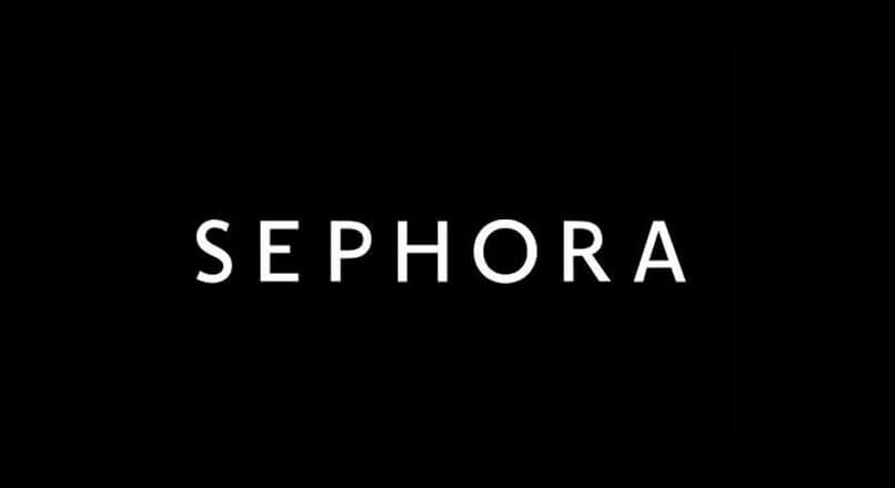 Sephora se axeaza mai mult pe shopping-ul social
