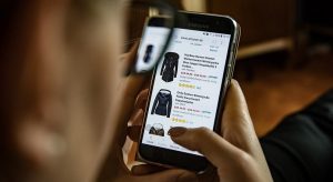 Comertul online = 19% din retailul global, in 2022. Retail media = +15% YoY (raport)